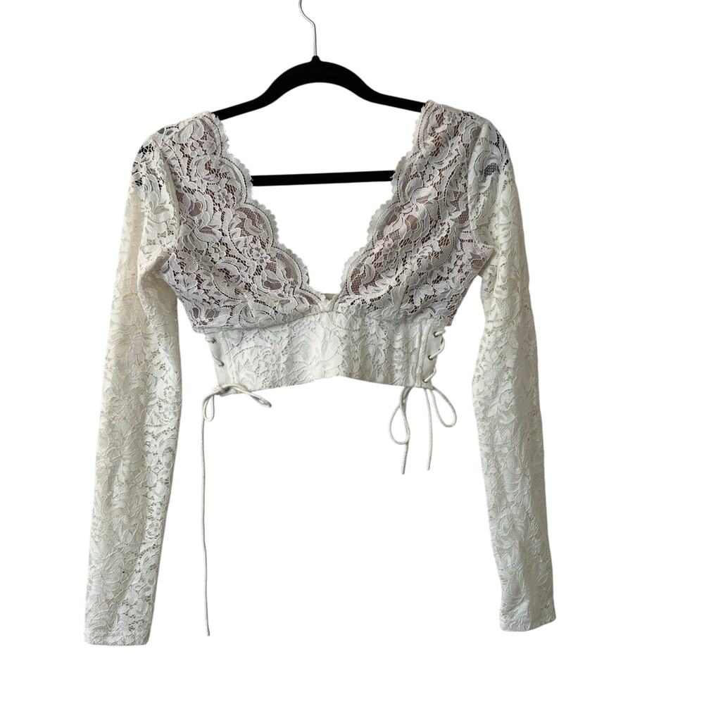 Tiger Mist White Lace Long Sleeve Crop Top